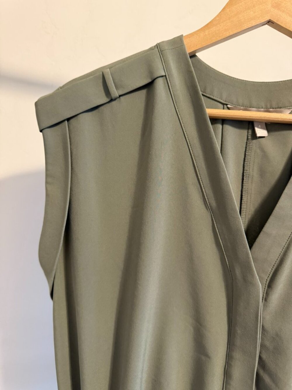 Athleta Sutton Olive Green Cargo Romper 4 - Picture 6 of 12